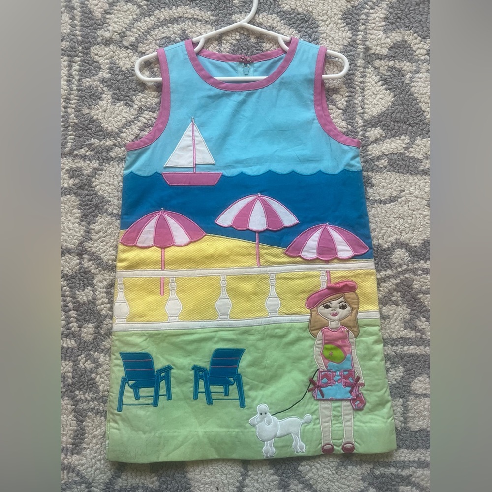 Size 4T. Never worn, no tags. Perfect condition. Beautiful and rare.